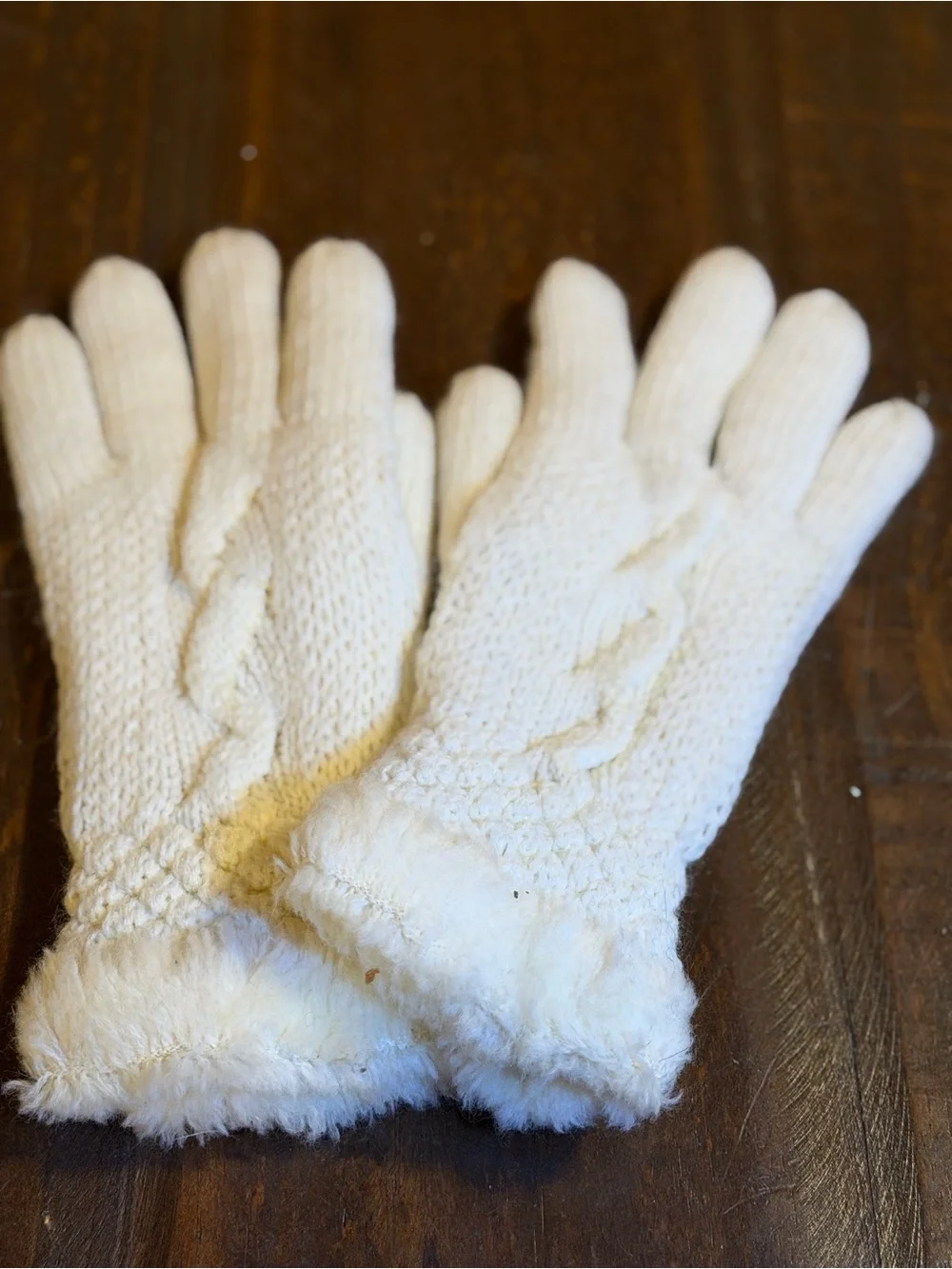 Women’s Cream Cable Knit Faux Fur Lined Gloves